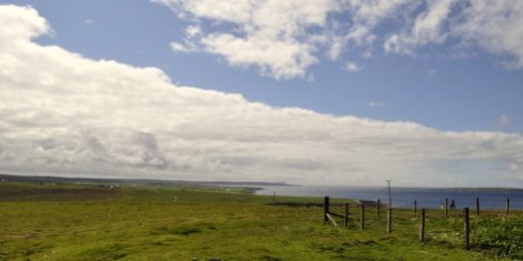 Looking west from Duncansby Head toward Dunnet Head, on the horizon.